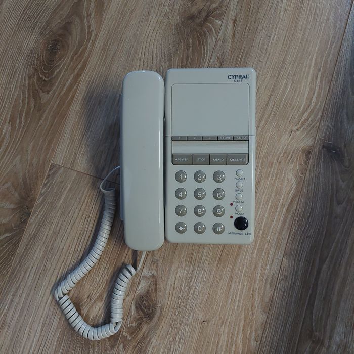 Polski telefon stacjonarny CYFRAL C-815