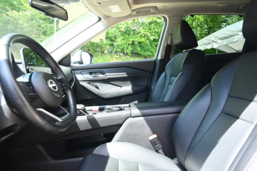 Nissan Rogue SL      2022