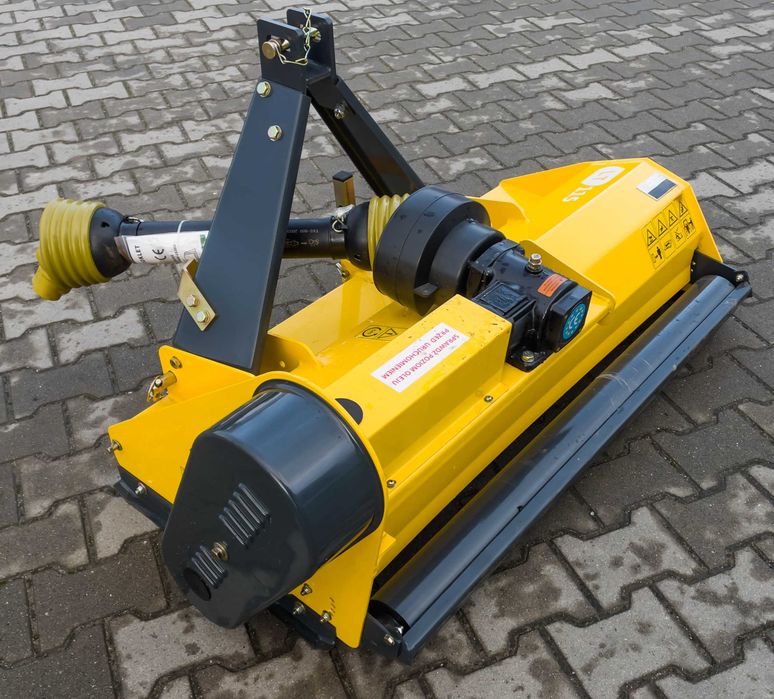 Mała kosiarka bijakowa na fagros LT95