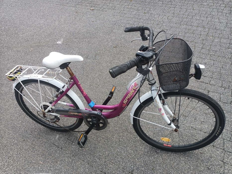 Rower dla dziewczynki i kask . Okazja rower damski . Kask gratis .