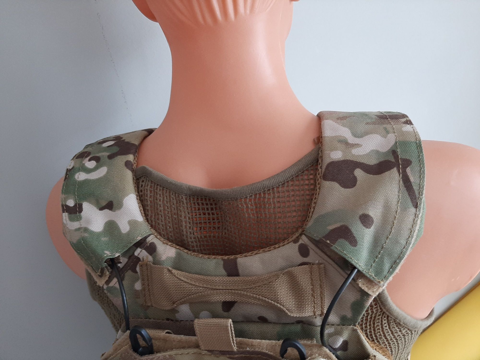 L i M Kamizelka jak 5.11 multicam Plate Carrier demonstracyjnie maneki