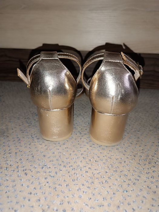 Босоніжки р.41..