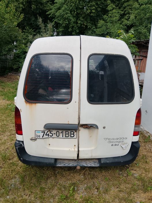 Nissan Vanette cargo