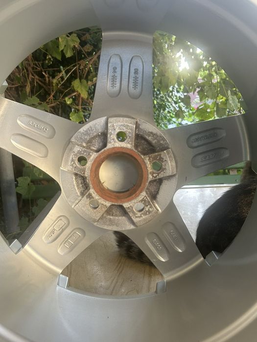 Легкосплавні диски.