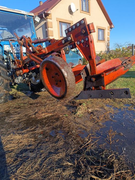 Плуг Bernard Krone