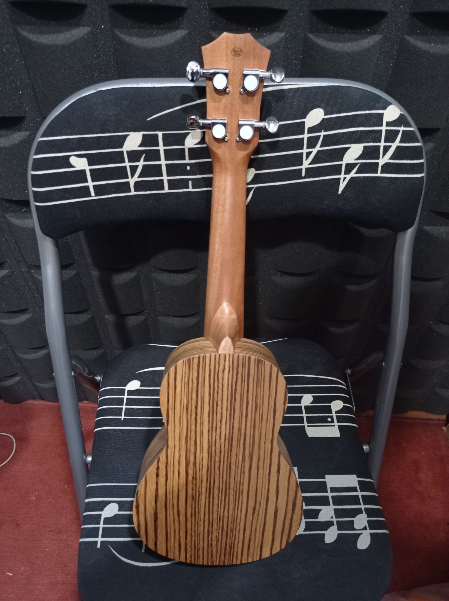 Ukulele soprano novo