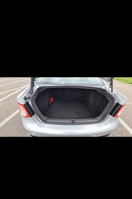 Vw Jetta 1.6 benzyna 2005 (nowy rorzad, nowe sprzeglo)