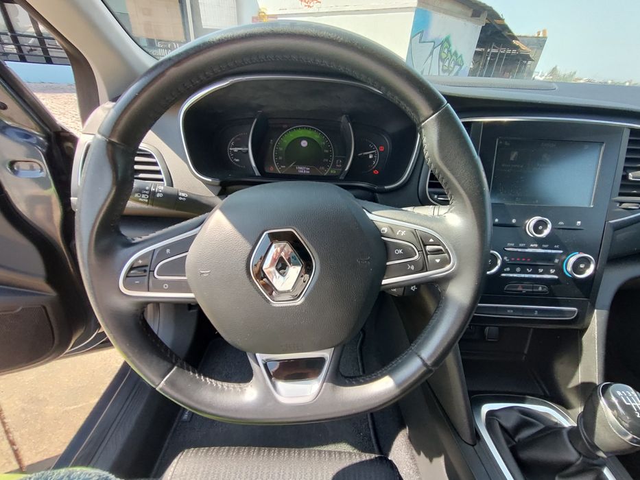 Renault Megane sport tourer 1.5 dci blue intense