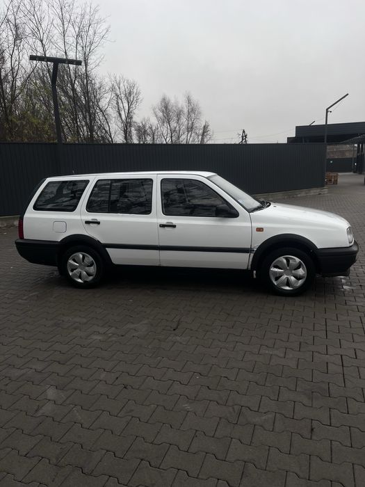 Продаю Volkswagen Golf 3