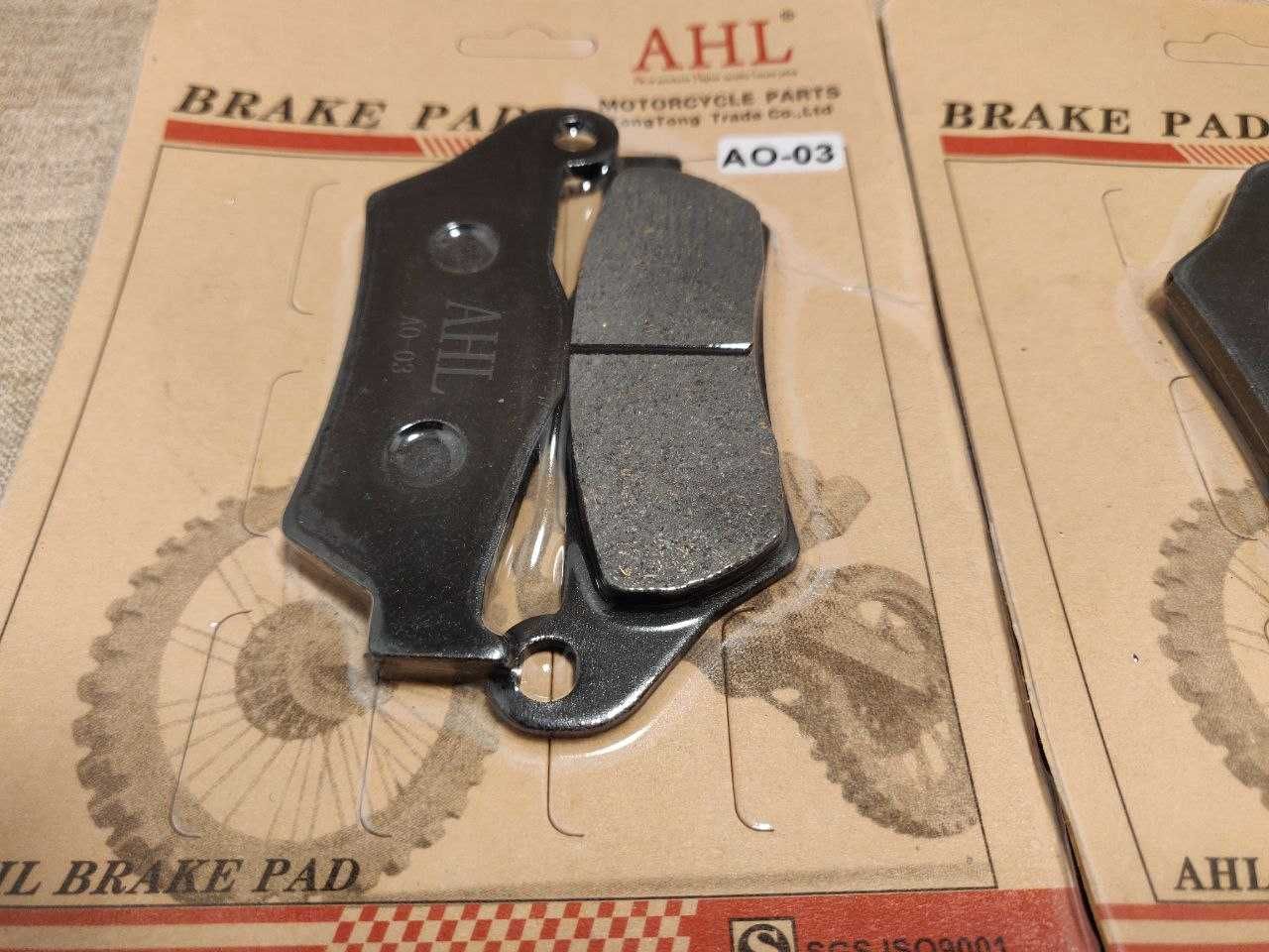 Гальмівні колодки AHL для мотоциклів AO-30.
