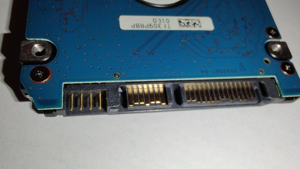 Внутрішій жорсткий диск HDD2E73 TIshiba