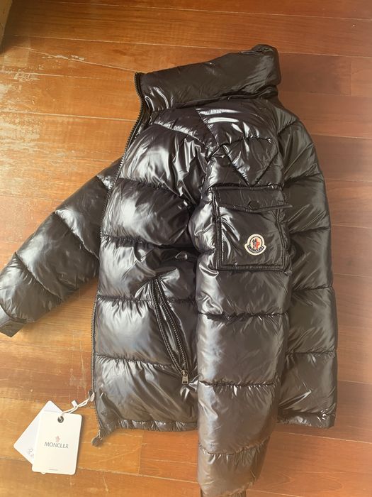 casaco moncler novo com etiquetas