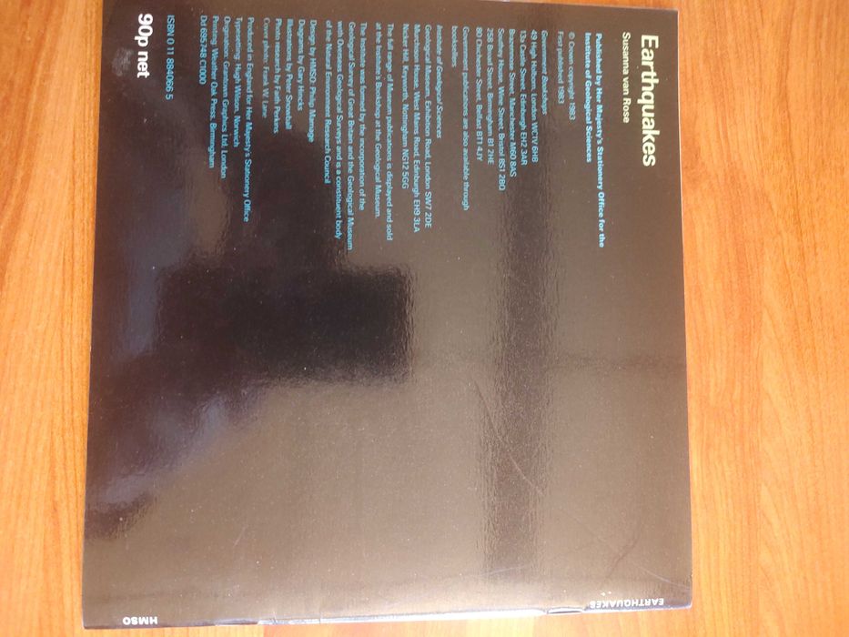 Livro Earthquakes  Geological Museum