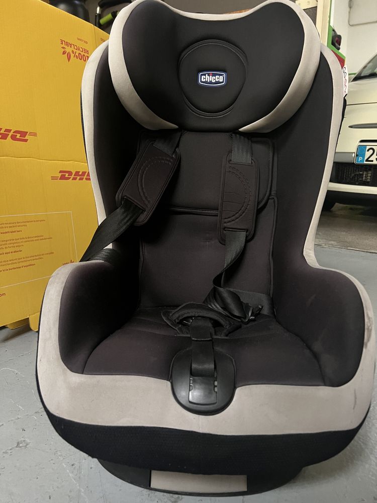 Cadeira auto Chicco. Grupo I. Com Isofix