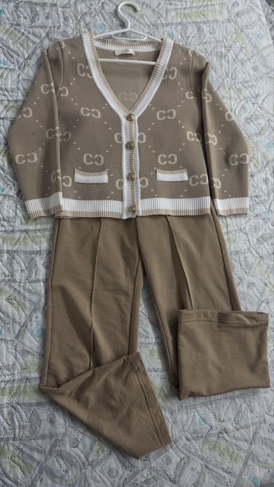 Кофтинка на дівчинку 128-134