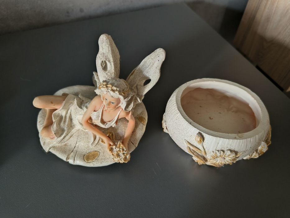 Ozdobny pojemnik na biżuterię