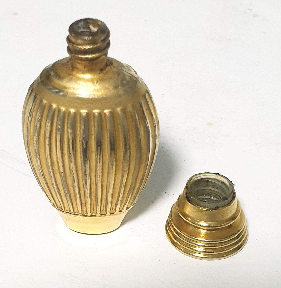 Pequeno frasco de perfume francês Celui de Jean Dessé Pariss