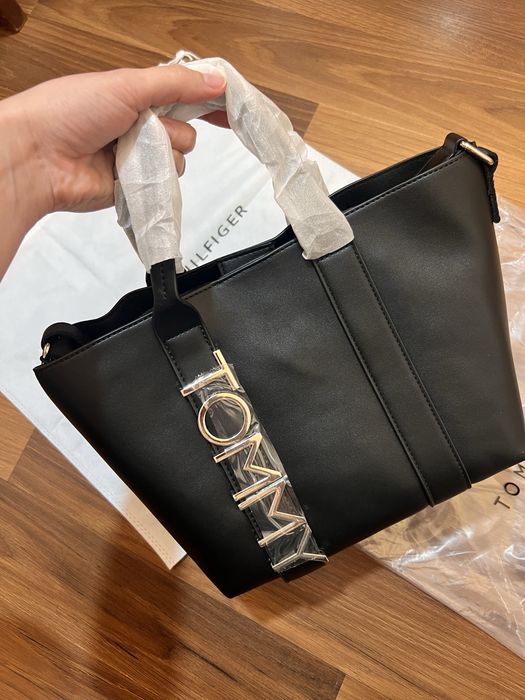 Сумка tommy hilfiger чорна кроссбоді