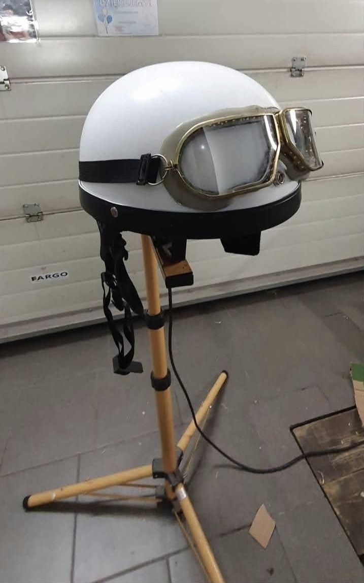 Kask orzeszek gogle prl
