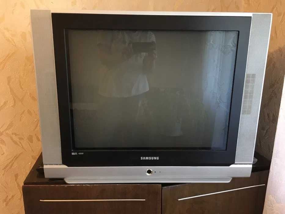 Продам телевизор  SAMSUNG , 100 Гц , 29 дюйма(72 см) экран плоский.