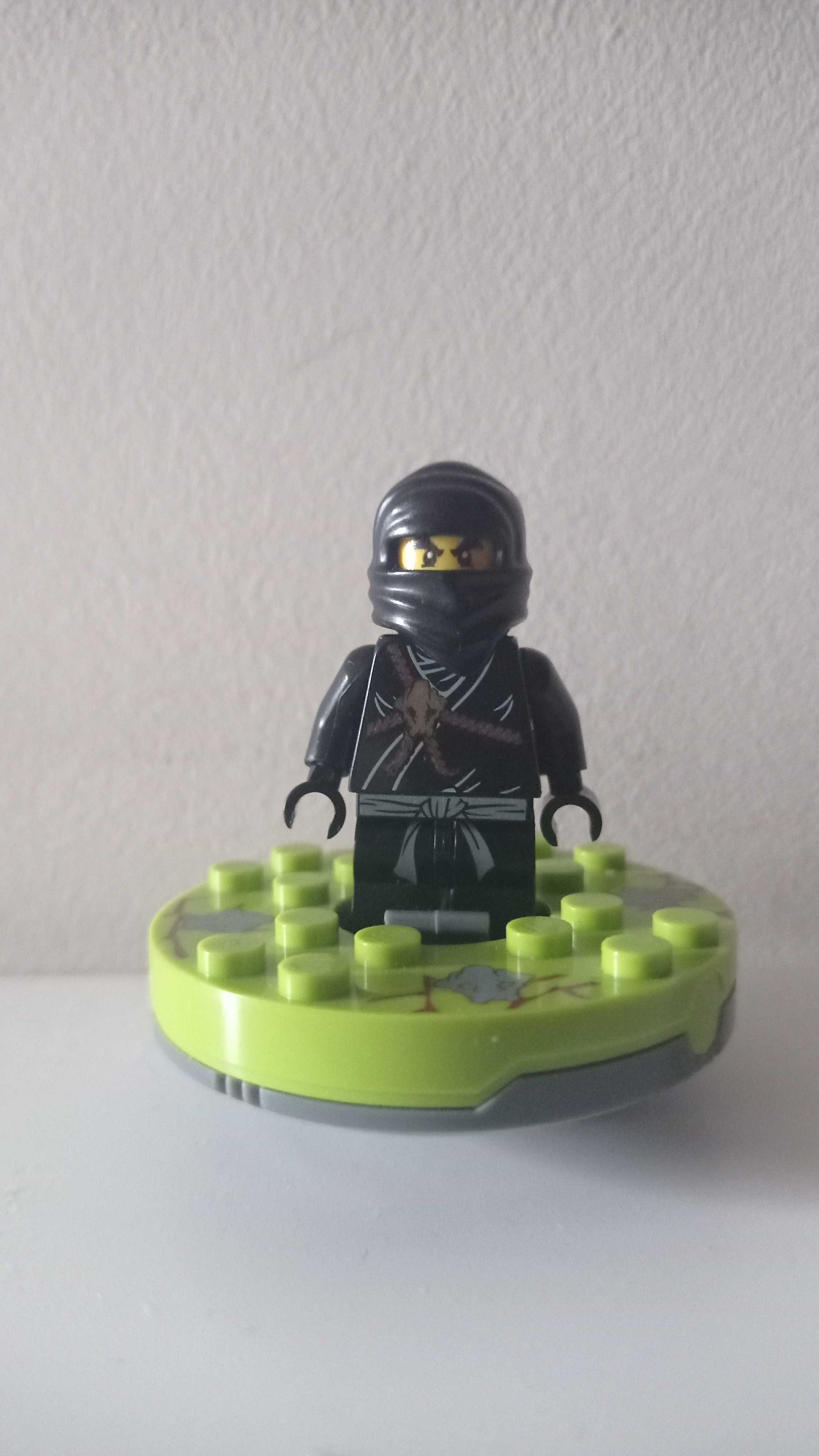 Lego Ninjago Minifigurka Cole 2112 Spinner