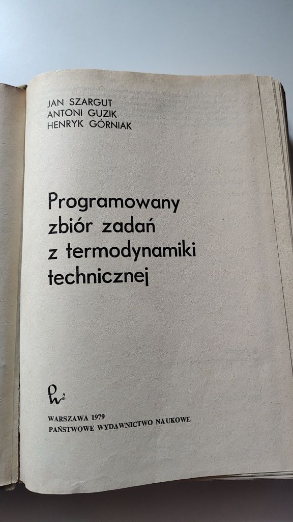 Zbiór zadań z termodynamiki technicznej