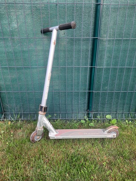 Hulajnoga wyczynowa dla dziecka firmy Razor aluminiowa kółka  kauczuk