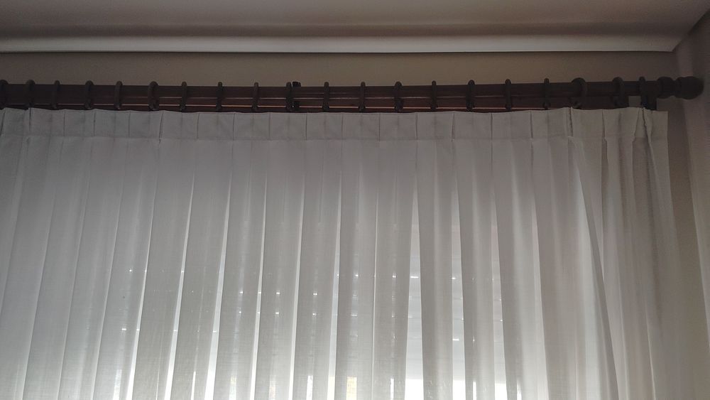 Cortinados em cor perola