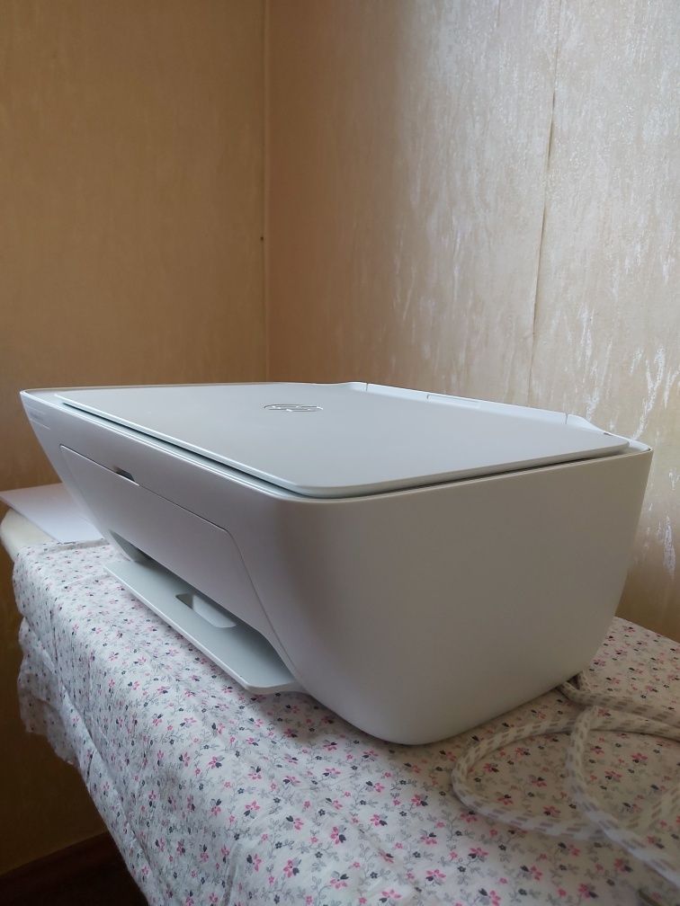 Принтер HP DeskJet 2710