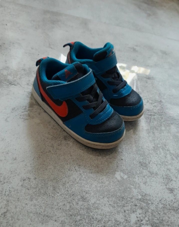 Buty Nike rozm. 25