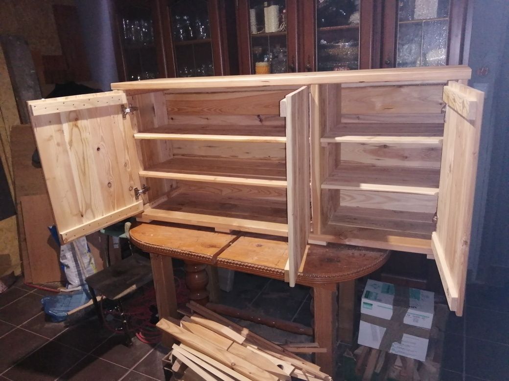 Szafka z drewna modrzewiowego na taras, balkon, do altany, pod wiatę