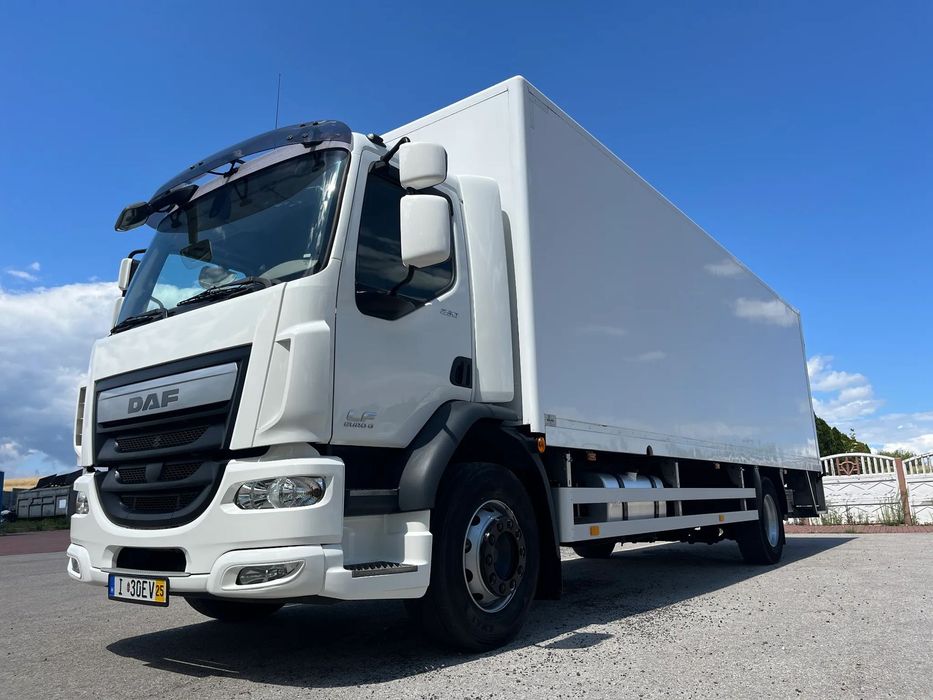 DAF LF 250 / FA 290 / Izoterma / Winda / Holandia / Przebieg 302000 km !  DAF LF 250 / 20 palet / Izoterma 8,10 / Winda / 2016 r / 302000 km