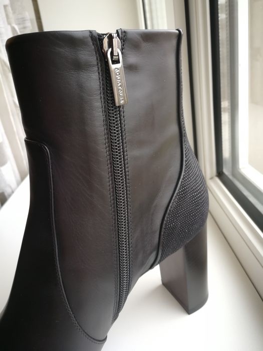 Модные итальянские кожаные ботильоны Aquatalia