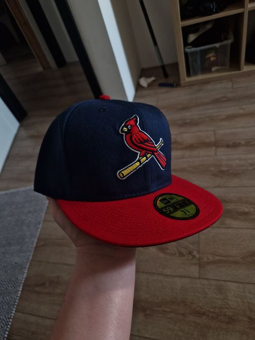 Czapka z daszkiem twarda