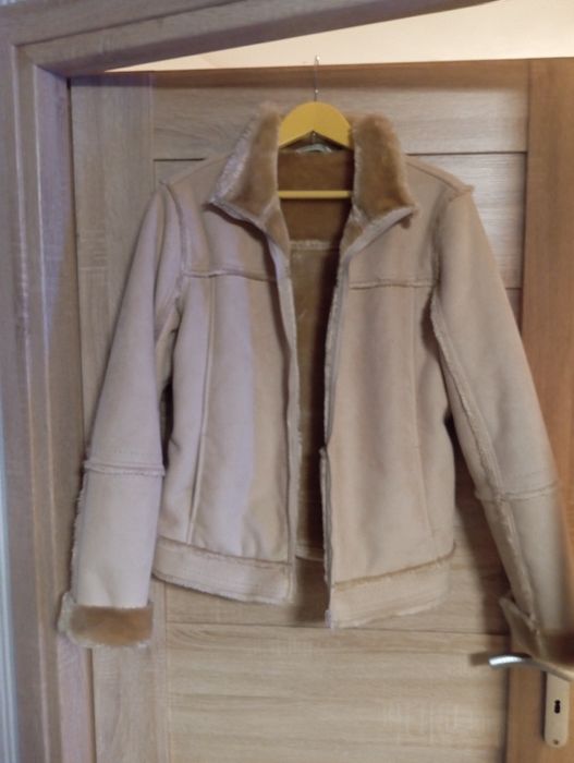 Kurtka zimowa w kolorze kamelowym