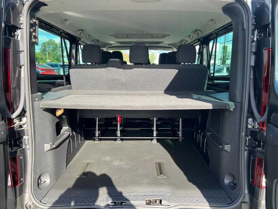 Wynajem Busa 9- Osobowy Wypożyczalnia Busów Renault Trafic Long