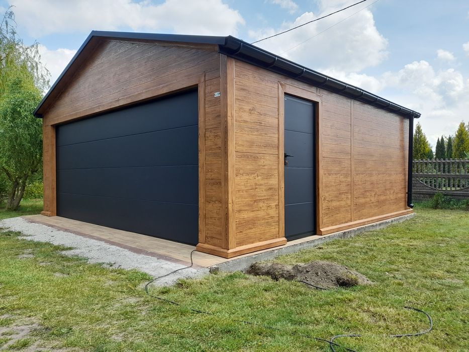 Garaż z płyty warstwowej płyta warstwowa PIR EPS izolacja profil ocynk