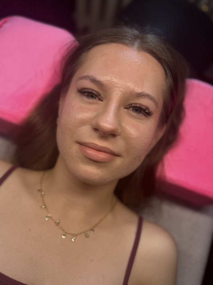 Stylizacja Rzęs – Piękne spojrzenie dla każdej z nas!