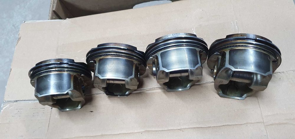 Поршень поршни N54B30 BMW e60 e71 x6 e90 e91