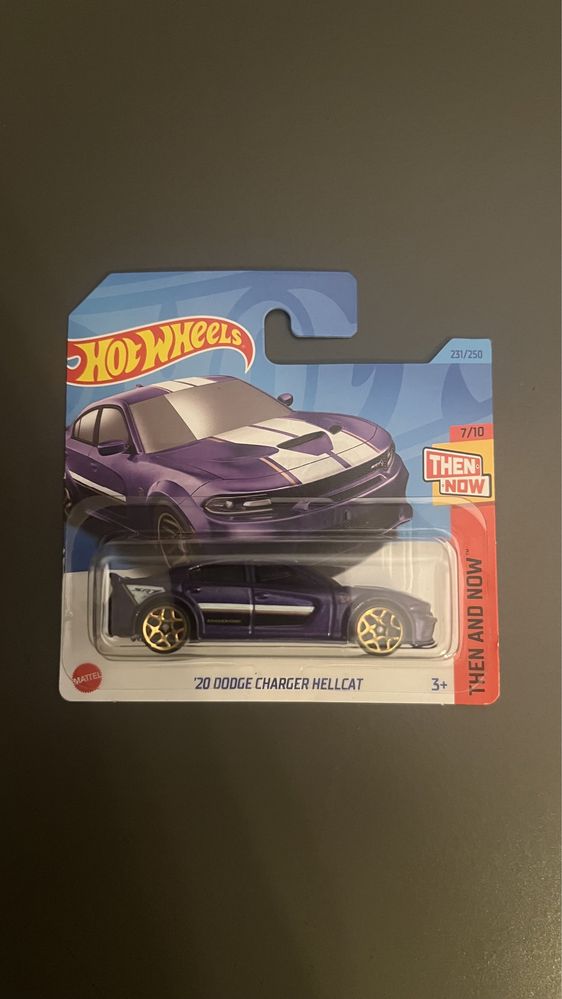 Hot wheels '20 Dodge Charger HELLCAT