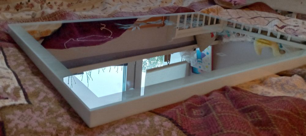 Lustro podświetlane z rysunkiem i włącznikiem dotykowym