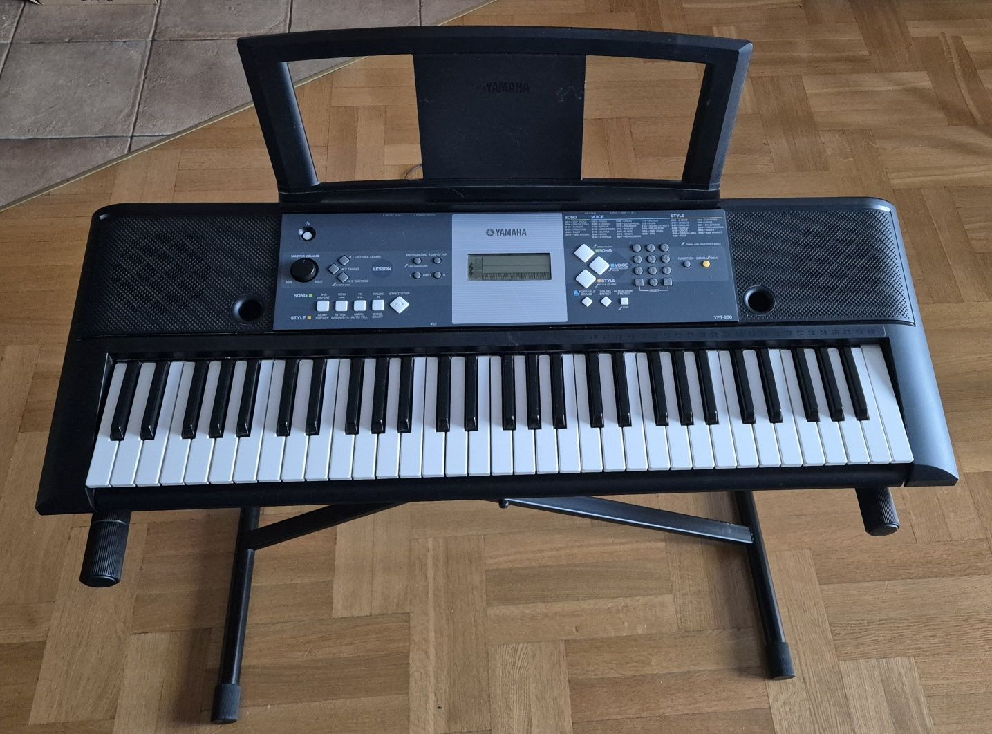 YAMAHA YPT-230 Keyboard plus stojak
