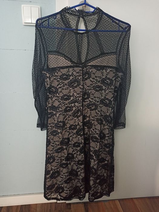 Sukienka koktajlowa koronkowa