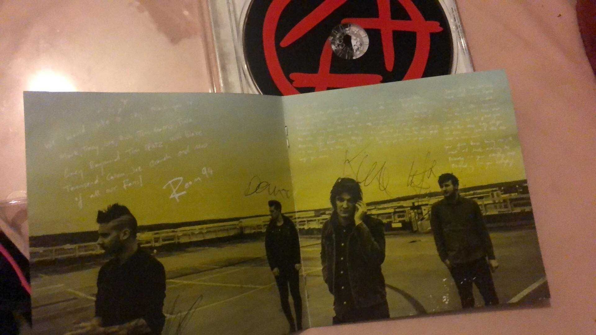 Room 94-Lost youth CD+autografy