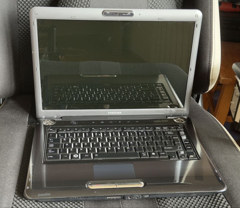 Laptop Toshiba Satellite A300-1MT – Windows 11, sprawny