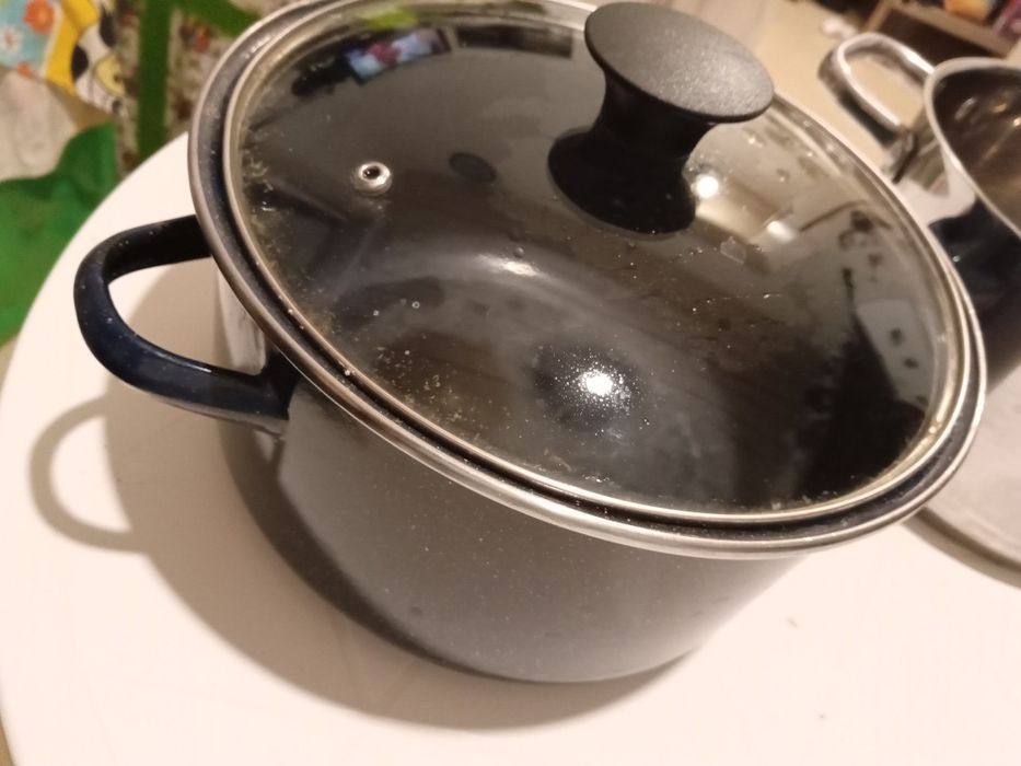 Panela   com tampa de vidro e caçarola