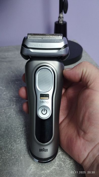 Бритва BRAUN S9Pro.