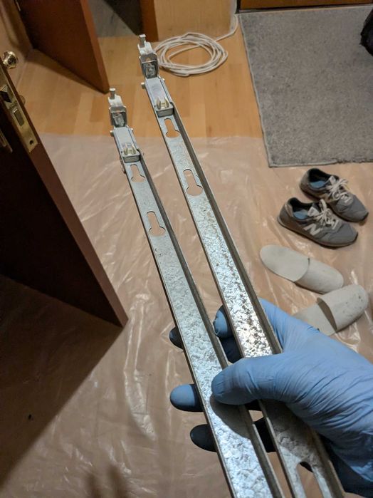 Настінне кріплення для сталевого радіатора