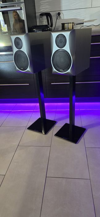 Standy podstawy stojaki podstawy kolumny