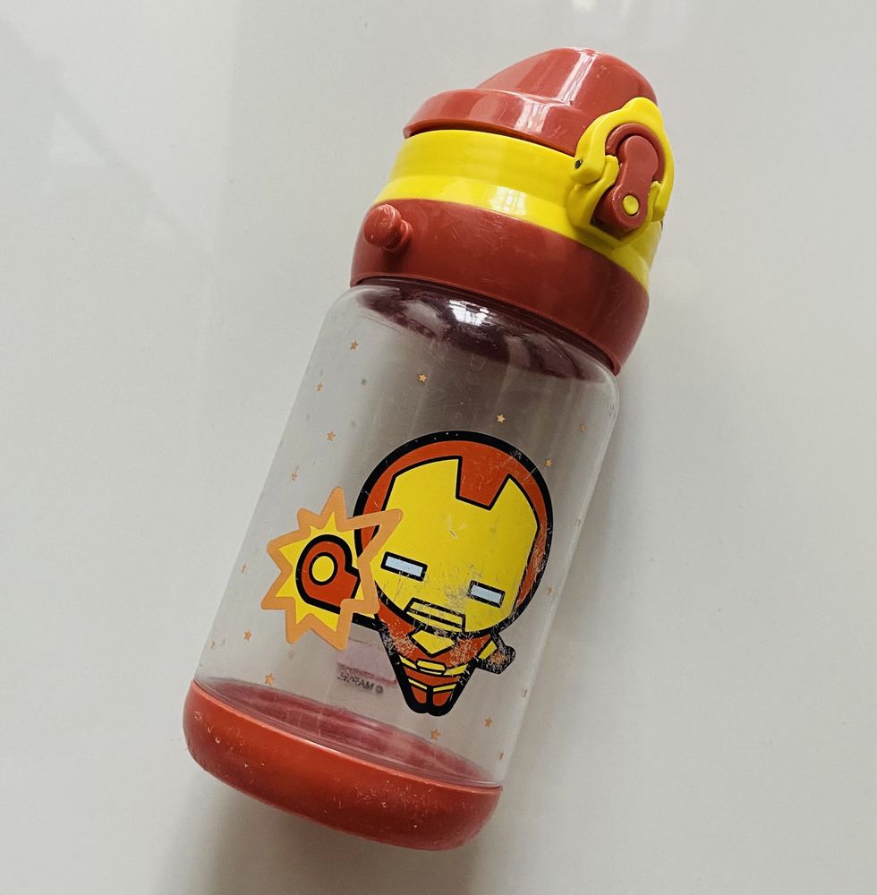 Крутой стакан с крышкой Marvel оригинал